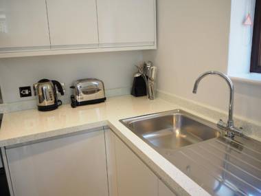 High Hedges Apartment C