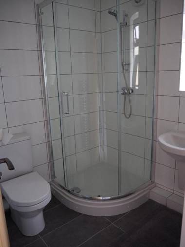 High Hedges Apartment C