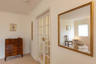 Cults Court Apartment