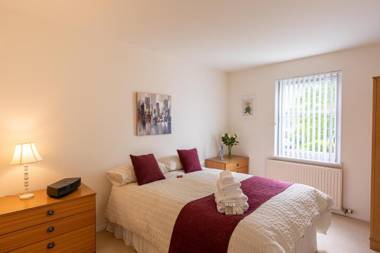 Cults Court Apartment