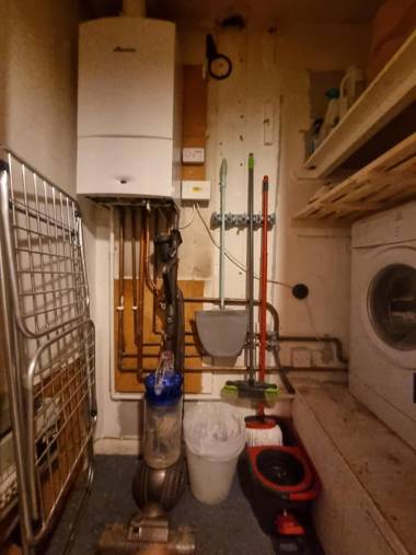 Lovely 2 bedroom Apartment with Private Parking