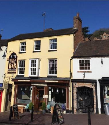 Bridge View Guest House