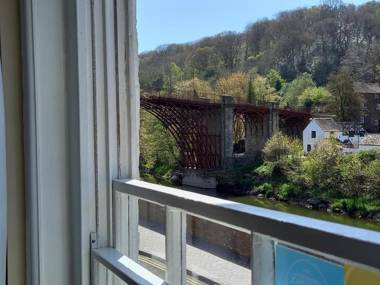 Ironbridge View Townhouse