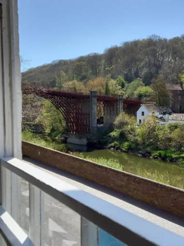 Ironbridge View Townhouse