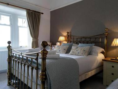 Lakeside Country Guest House