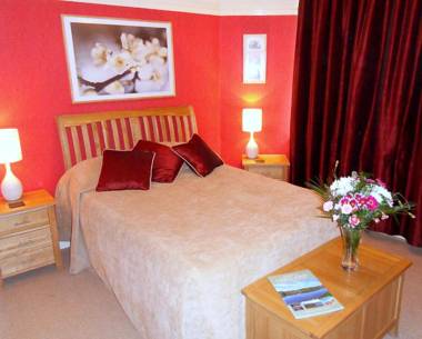 Woodlands Hotel & Pine Lodges