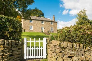 Devonshire Arms Holiday Cottages at Bolton Abbey