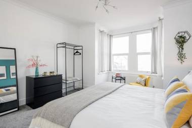 2bed Luxury Apartment - East London - by Damask Homes