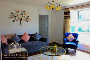 Dwellers Delight Living Ltd Serviced Accommodation Chigwell London 3 bedroom House Upto 7 Guests Free Wifi & Parking
