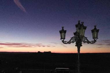 2-Bed Apartment near Buxton Outstanding Location