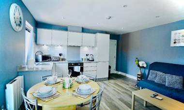 Cosy Apt*Free Parking Close To Heathrow & Windsor