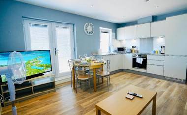 Cosy Apt*Free Parking Close To Heathrow & Windsor