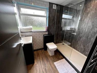 Lovely newly built 1-Bed Apartment in Freshwater