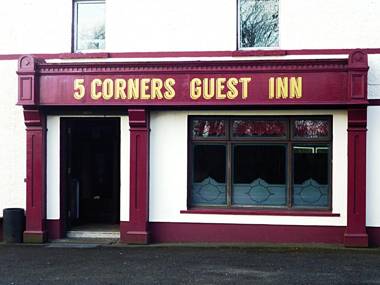 5 Corners Guest Inn