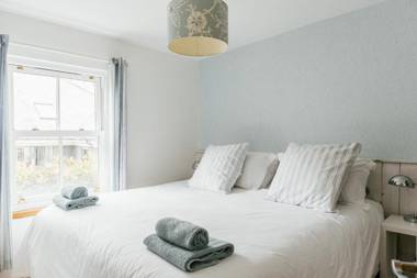 Backlet Cottage - Mevagissey Cottage Sleeps 4
