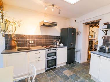 19A Kingshead Street Pwllheli