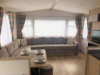 Willow Superior Holiday Home