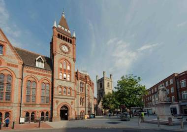 PREMIER SUITES Reading