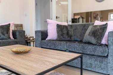 Reading Green Park Village Serviced Apartments