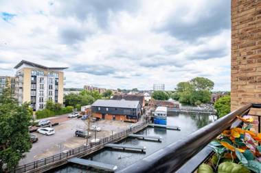 Reading Town Centre River View Serviced Apartments