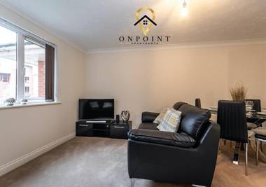 OnPoint - Spacious 2 Bed Apt - FREE Parking