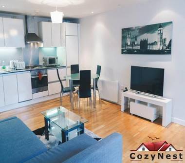 Deluxe Central Self Contained Flat by CozyNest