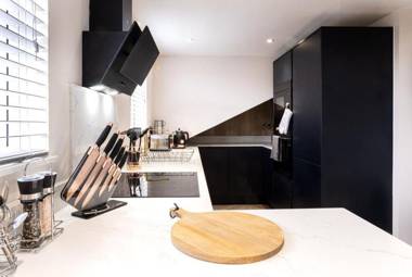 Grayson Court by Deardon Properties