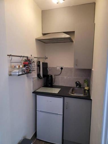 Lovely studio flat in town centre reading
