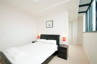 Cleyro Serviced Apartments - Finzels Reach
