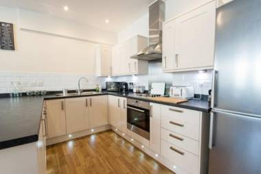 The Broadmead Forest - Spacious City Centre 3BDR Apartment