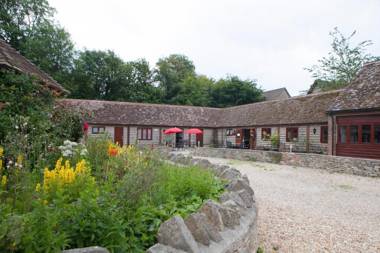 Kingston Country Courtyard