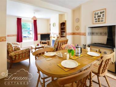 Brickyard Cottage MORETON STATION