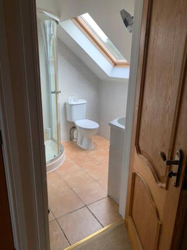 Captivating 4-Bed House in west Wales UK