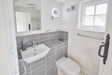 Host & Stay - Gardeners Cottage