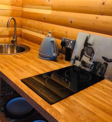 Redlands Country Lodge Log Cabin Apartments & WeeBothy