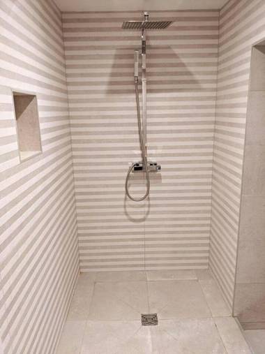 Spacious Annex 2 miles from coast