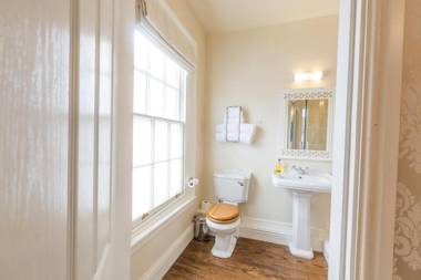 Dunedin Country House