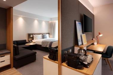 Holiday Inn London Heathrow - Bath Road an IHG Hotel