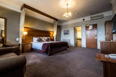 Bridge Hotel
