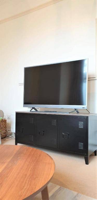 Cosy Garden Flat With Parking in Ealing Broadway