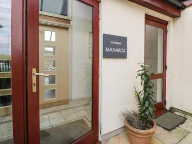 Manaros Cottage