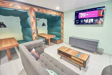 Destiny Student - Meadow Court