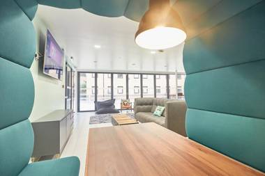 Destiny Student - Meadow Court