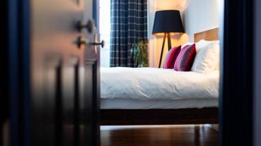 Linton Collection - 28 North Bridge