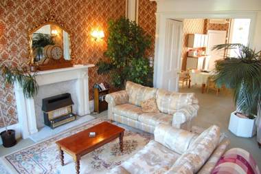 Regent Terrace Central and Charming Quiet