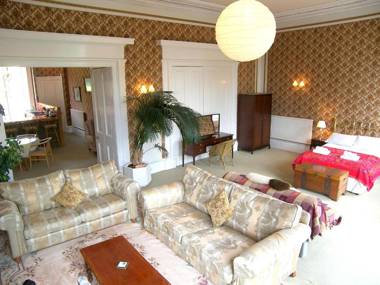 Regent Terrace Central and Charming Quiet