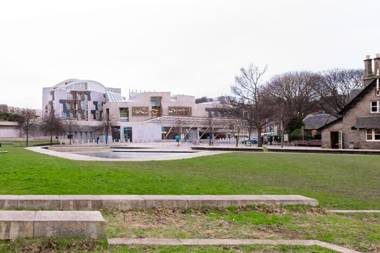 EDINBURGH CITY CENTRE AISHIA/SAKINA APARTMENT