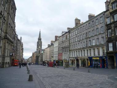 Clamshell Land - Royal Mile
