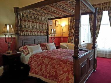 Lauderville guest house