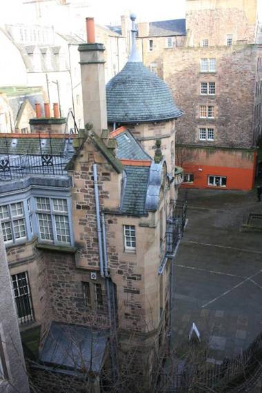 Royal Mile Budget Apartments